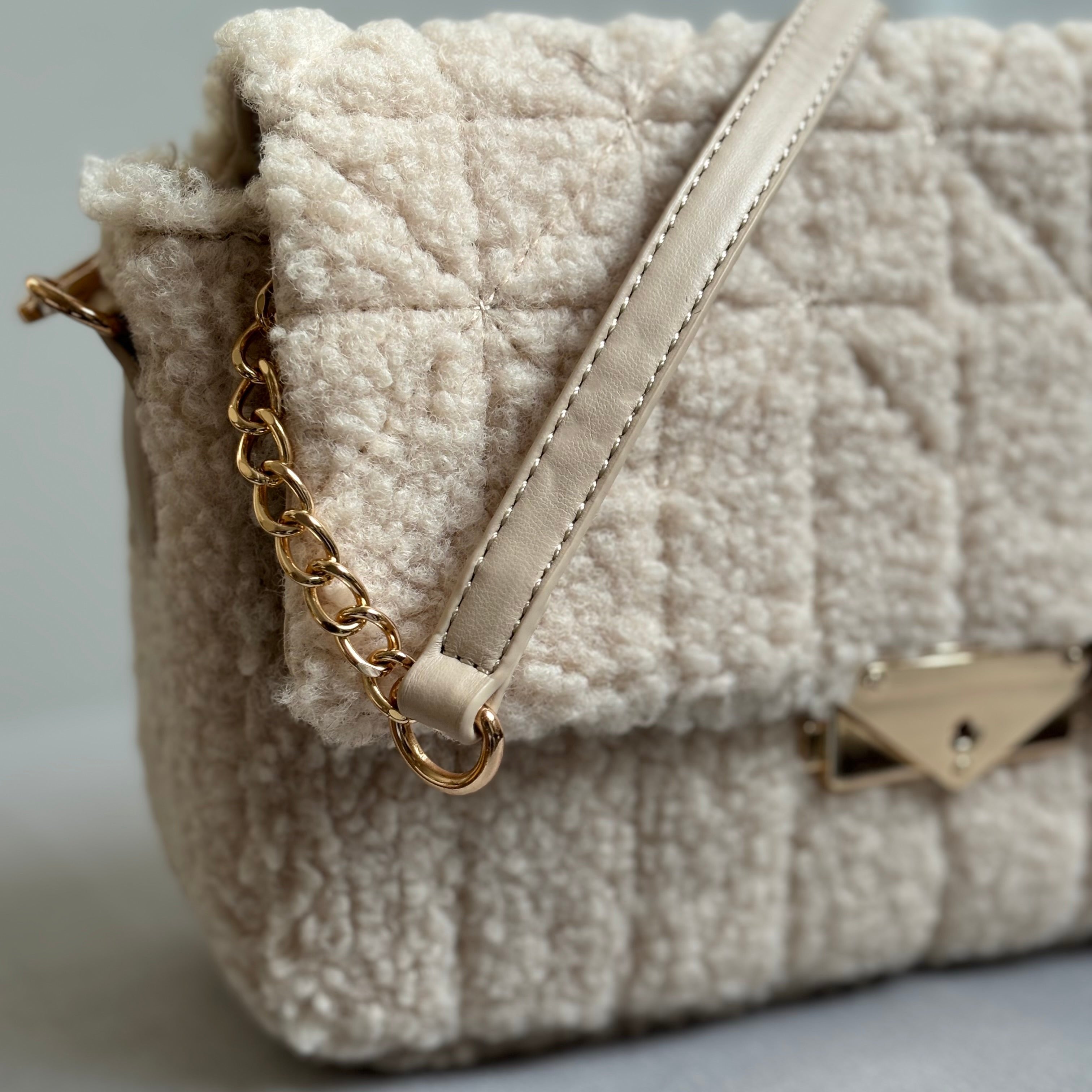 Teddy gestikte tas Off-White